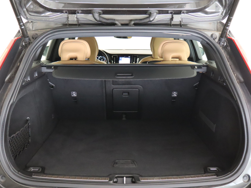Volvo V60 Cross Country, 2020