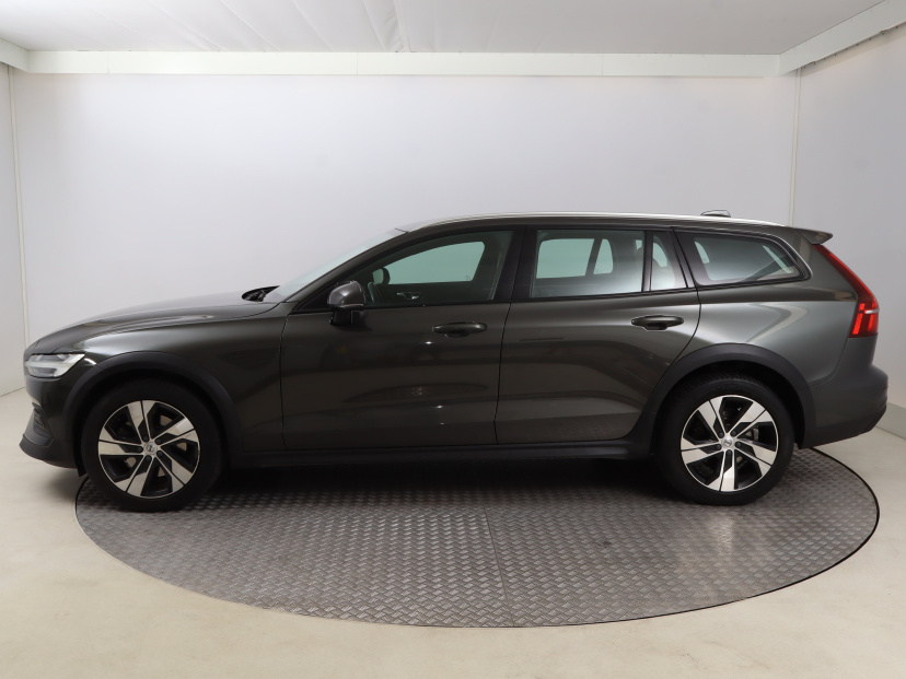 Volvo V60 Cross Country, 2020