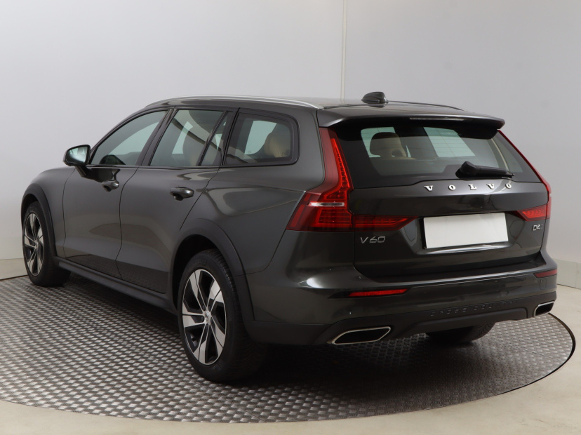 Volvo V60 Cross Country, 2020