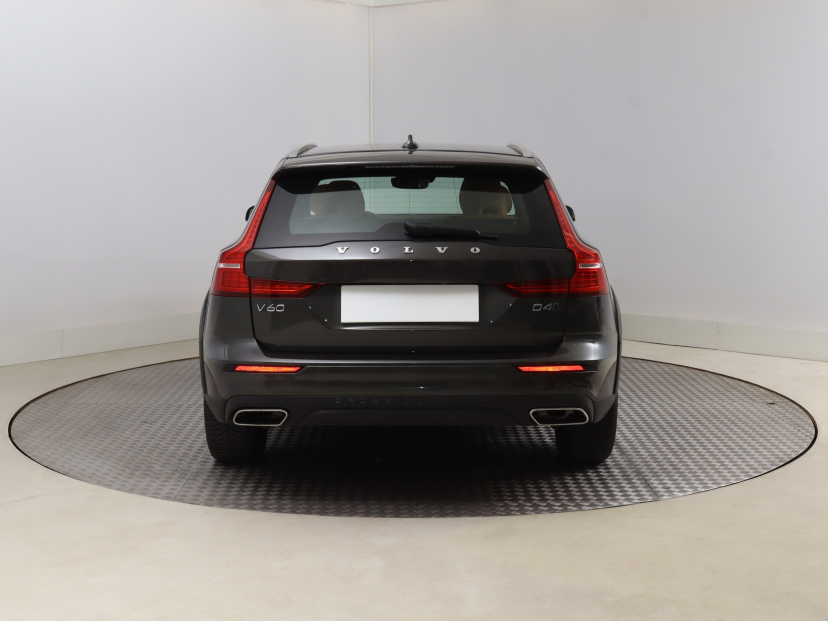 Volvo V60 Cross Country, 2020