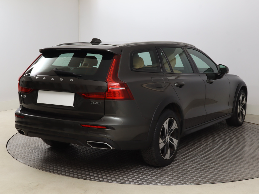 Volvo V60 Cross Country, 2020