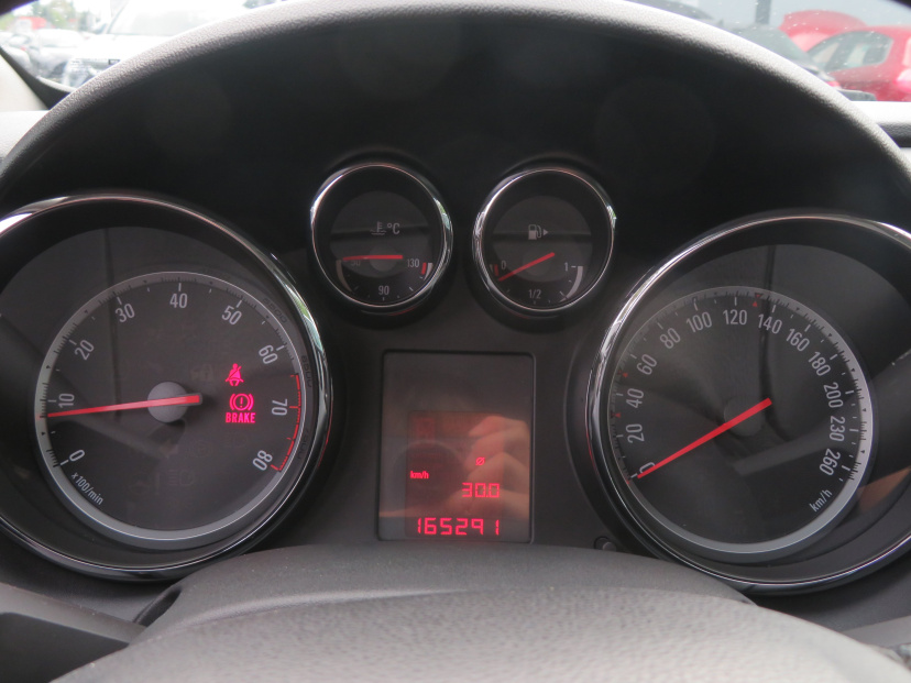 Opel Astra, 2011