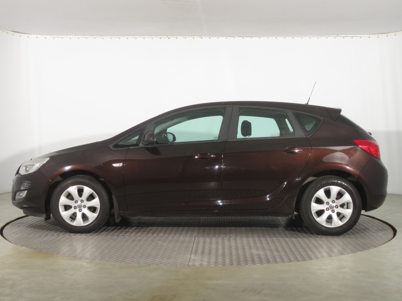 Opel Astra, 2011