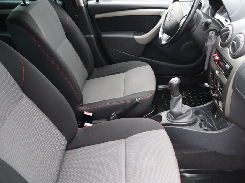 Dacia Duster, 2012