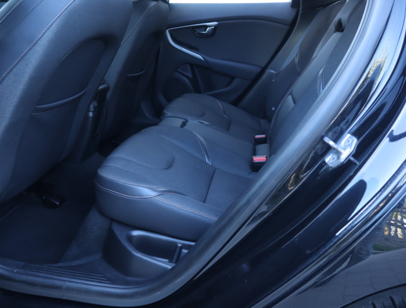 Volvo V40 Cross Country, 2014