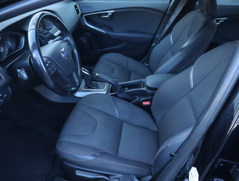 Volvo V40 Cross Country, 2014