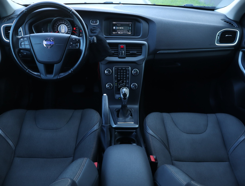 Volvo V40 Cross Country, 2014