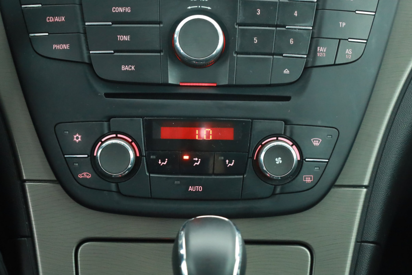 Opel Insignia, 2011