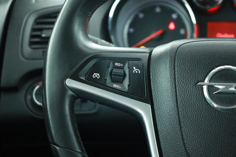 Opel Insignia, 2011