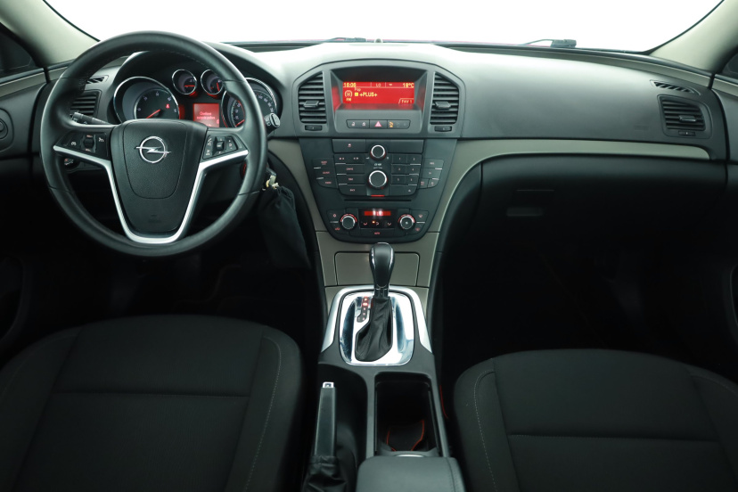 Opel Insignia, 2011