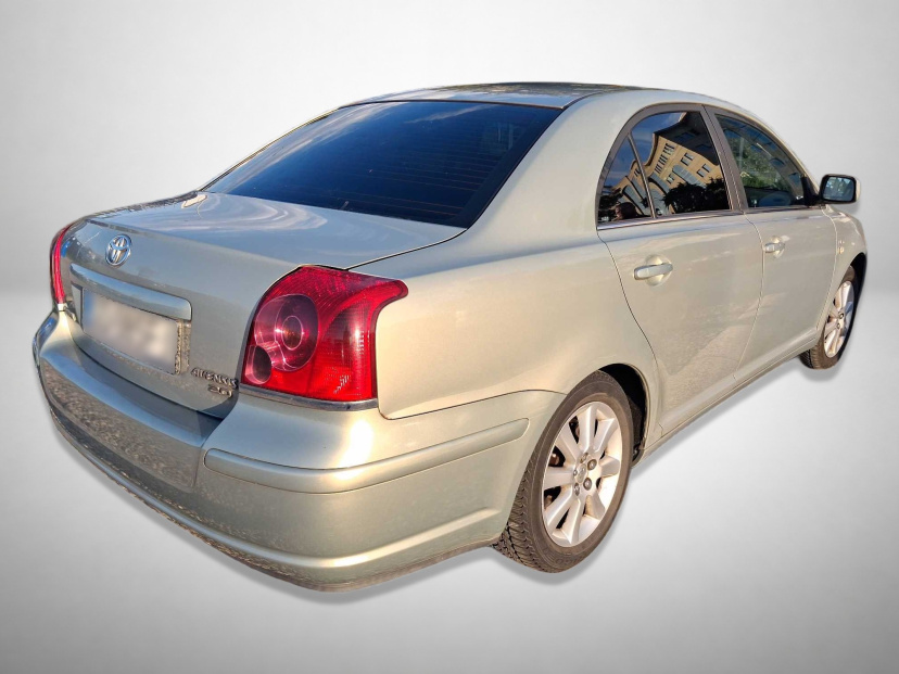 Toyota Avensis, 2004