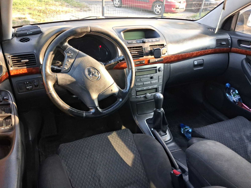 Toyota Avensis, 2004