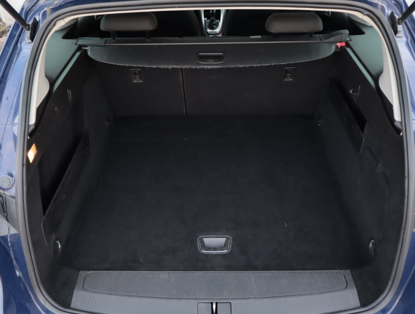 Opel Astra, 2011