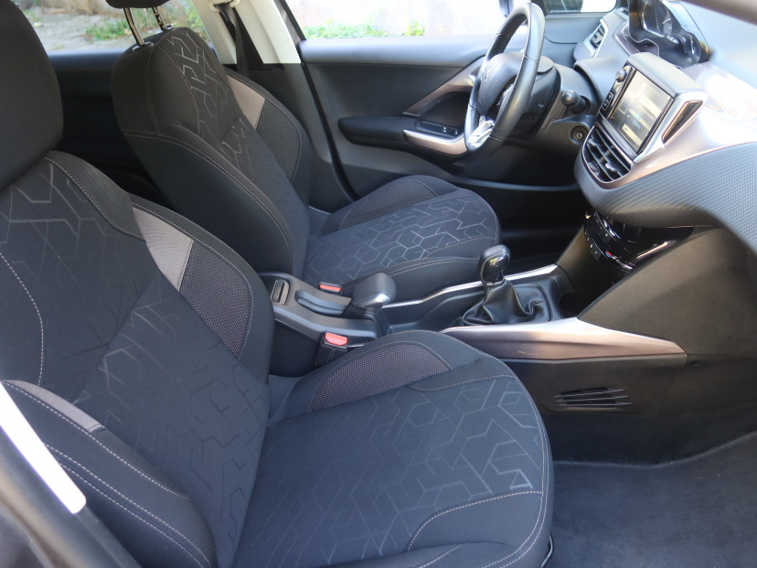 Peugeot 2008, 2013