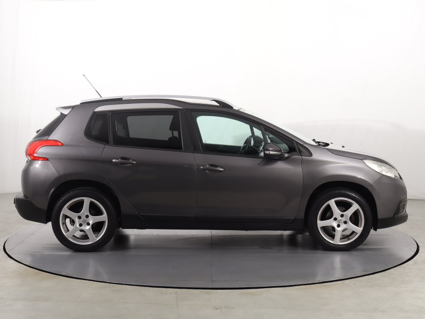 Peugeot 2008, 2013