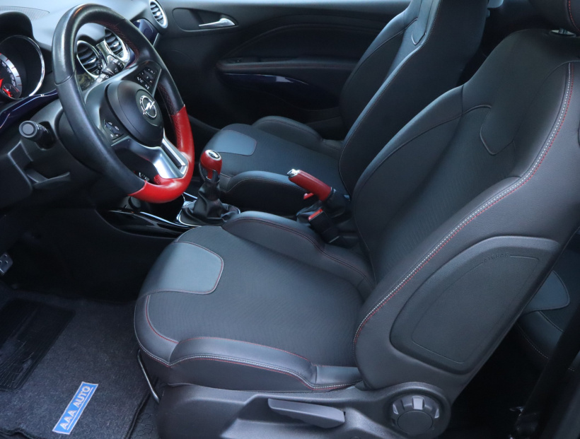 Opel Adam, 2017