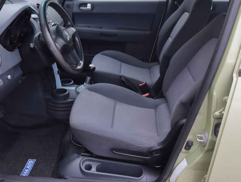 Mitsubishi Colt, 2005