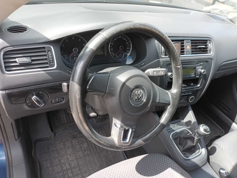 Volkswagen Jetta, 2011