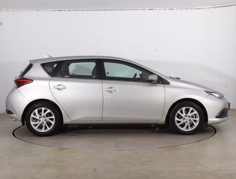 Toyota Auris, 2017