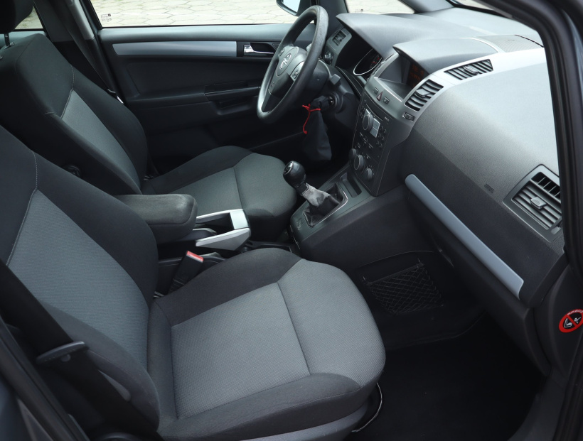 Opel Zafira, 2005