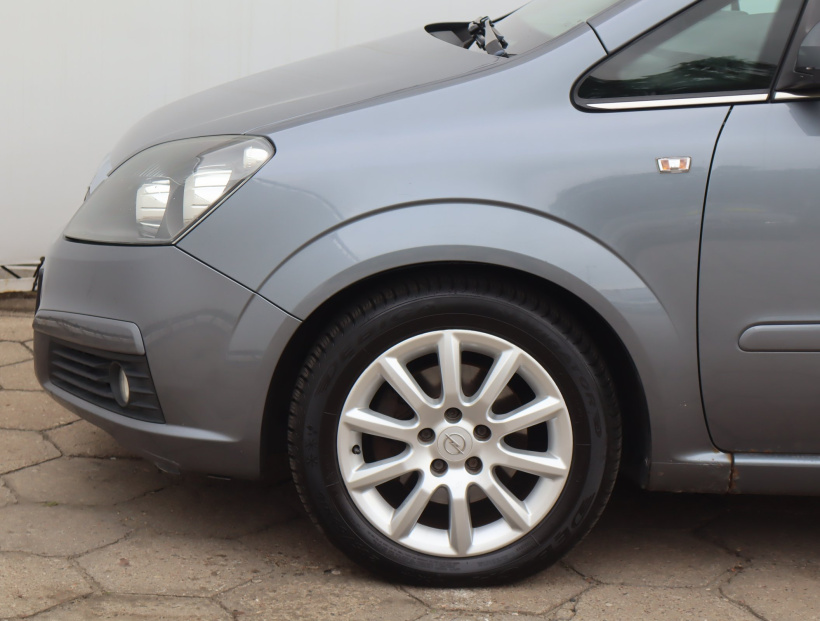 Opel Zafira, 2005