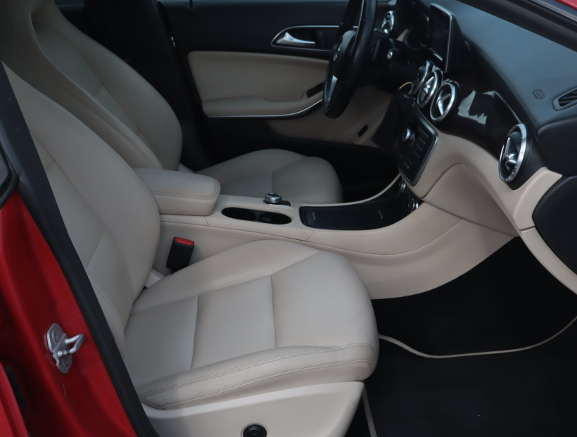 Mercedes-Benz CLA, 2014