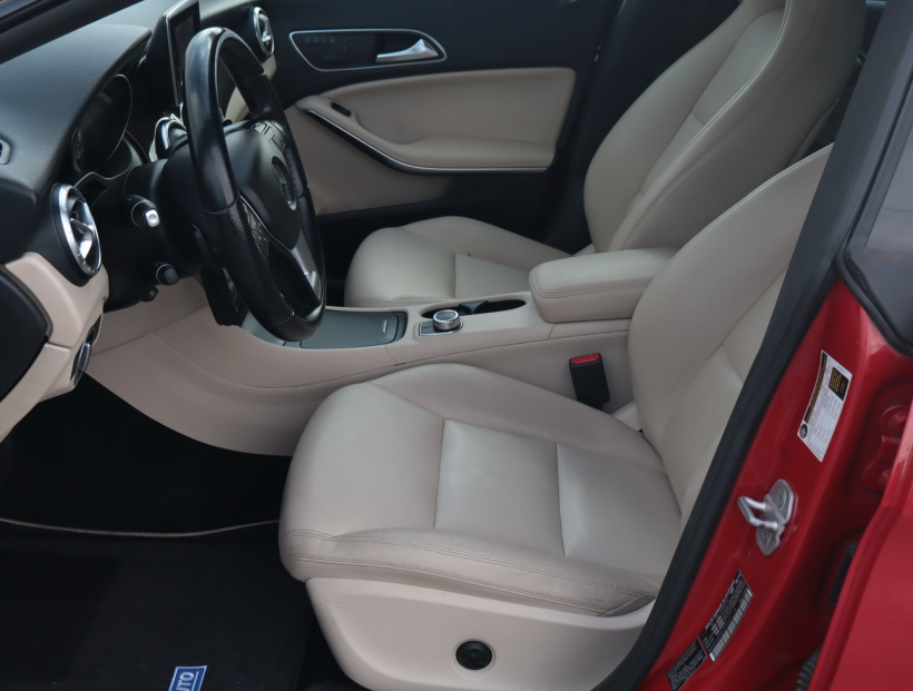 Mercedes-Benz CLA, 2014