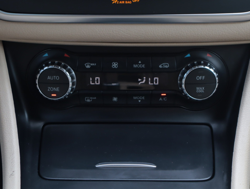 Mercedes-Benz CLA, 2014