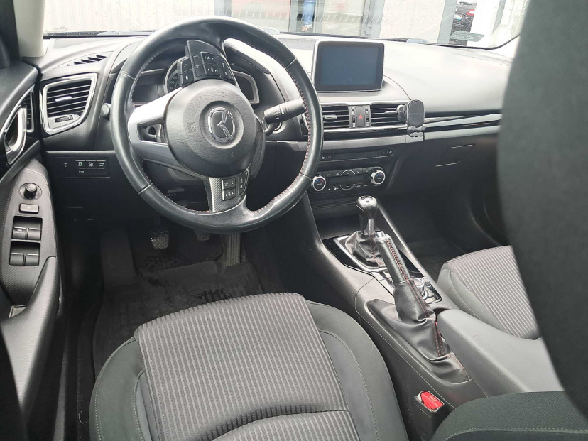 Mazda 3, 2015
