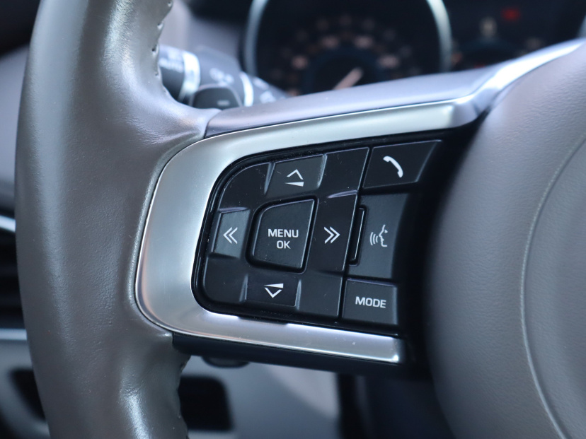 Jaguar XE, 2018