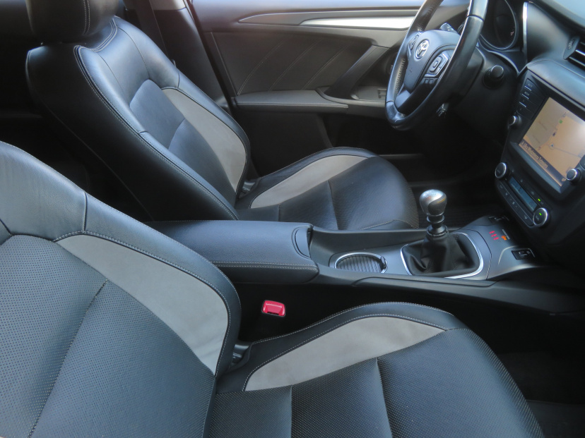 Toyota Avensis, 2015