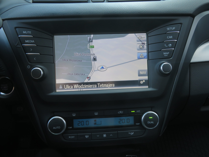 Toyota Avensis, 2015