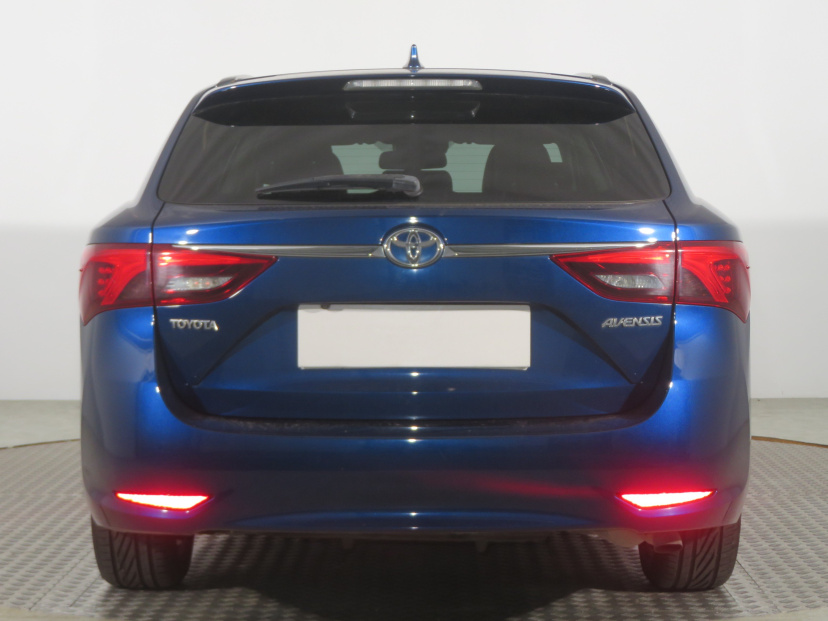 Toyota Avensis, 2015