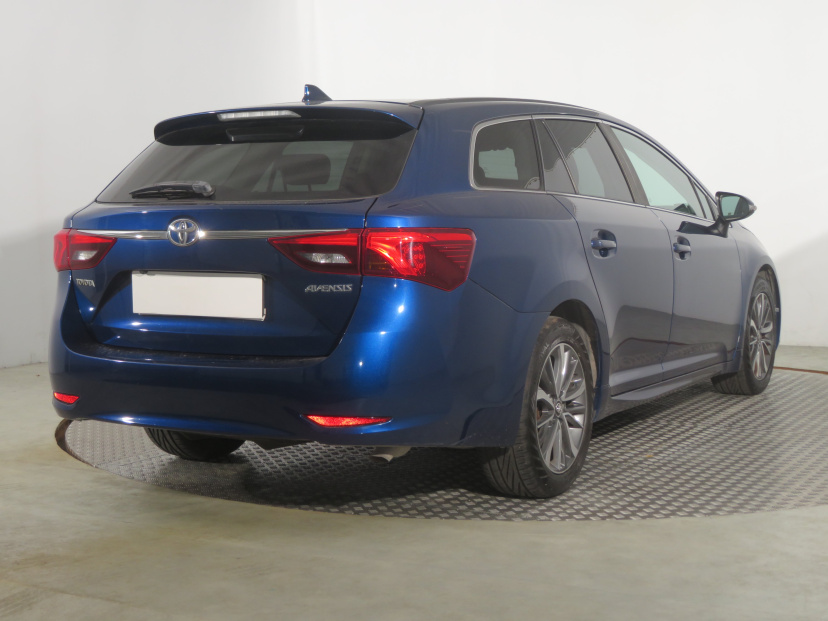 Toyota Avensis, 2015