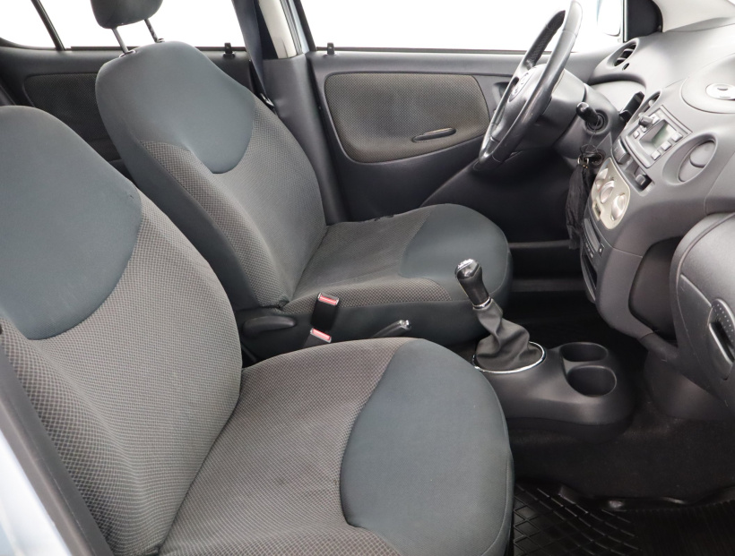 Toyota Yaris, 2005