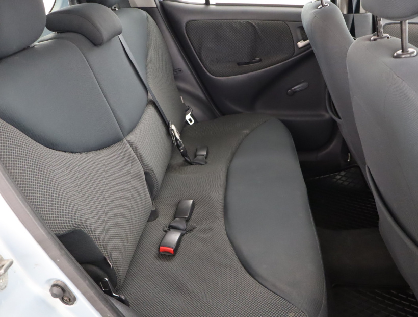 Toyota Yaris, 2005