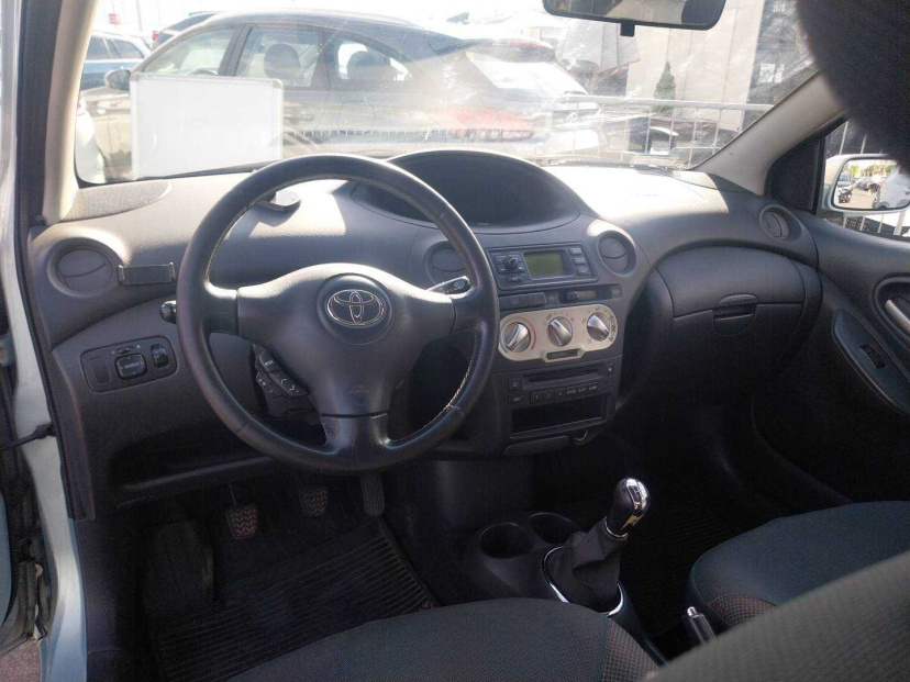Toyota Yaris, 2005