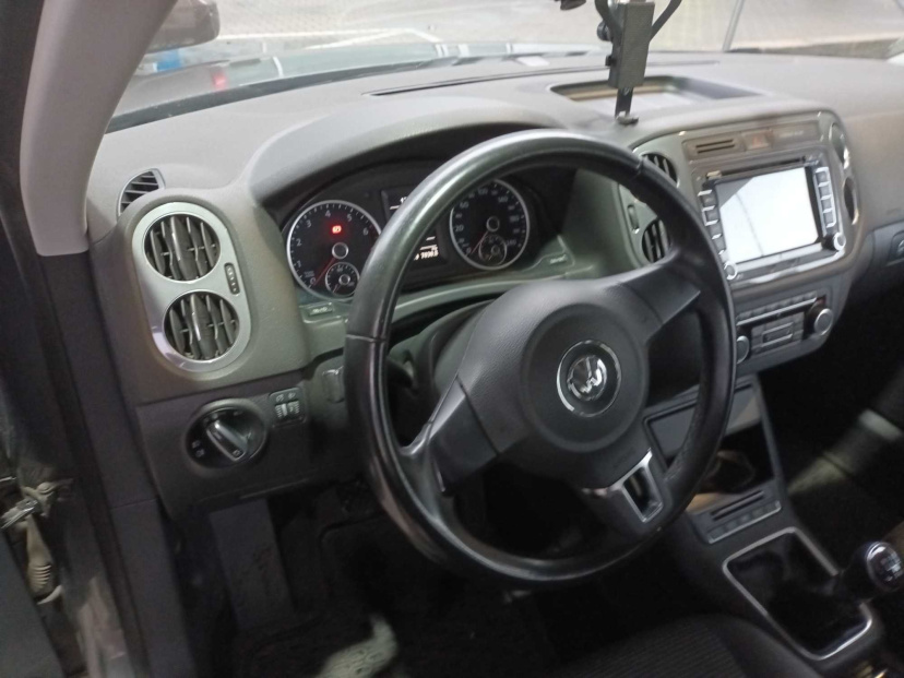 Volkswagen Tiguan, 2012