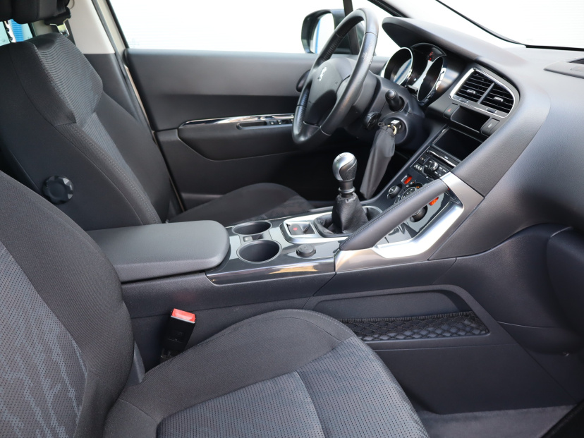 Peugeot 3008, 2011