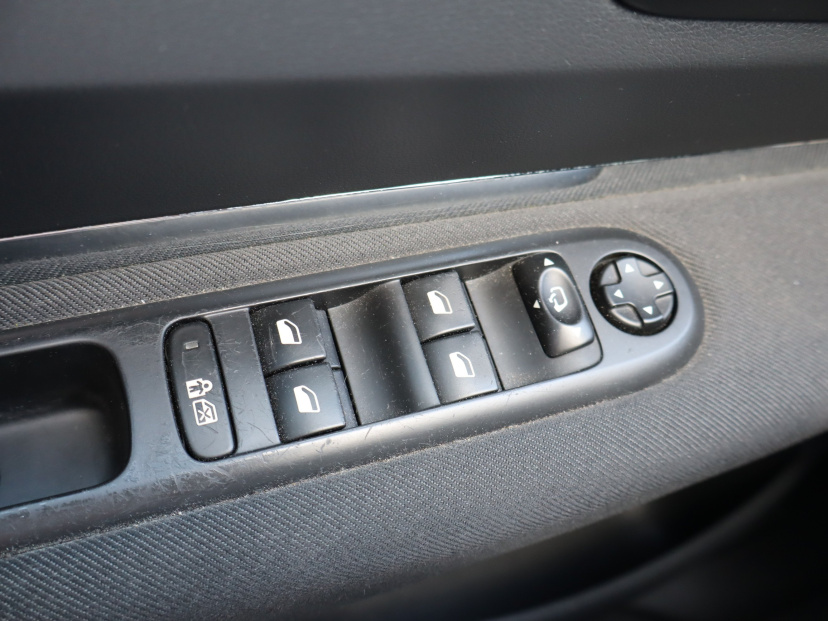 Peugeot 3008, 2011