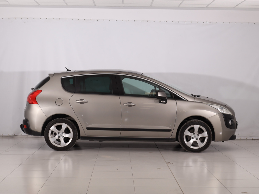 Peugeot 3008, 2011