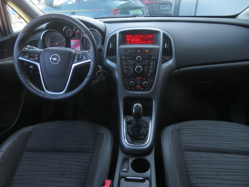 Opel Astra, 2015