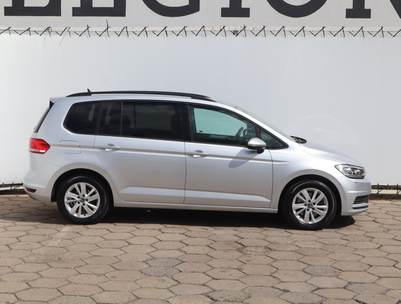 Volkswagen Touran, 2021