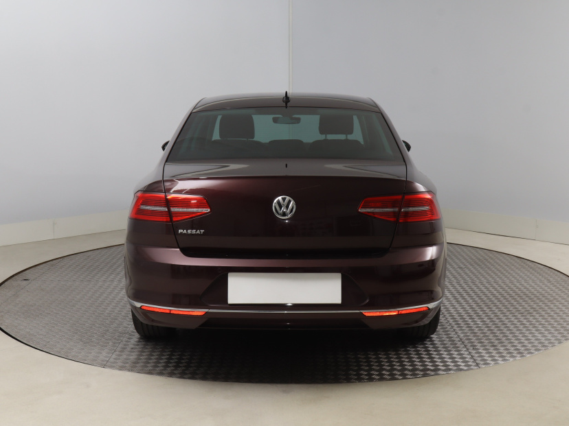 Volkswagen Passat, 2018