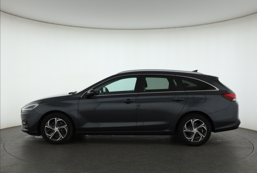 Hyundai i30, 2022