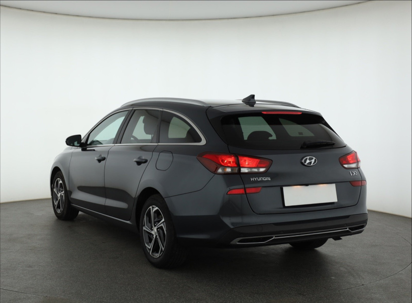 Hyundai i30, 2022