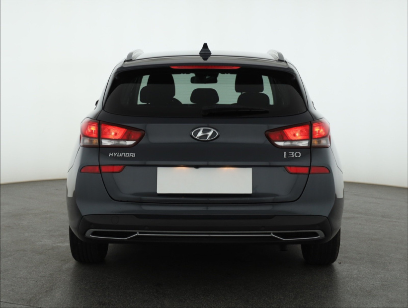 Hyundai i30, 2022