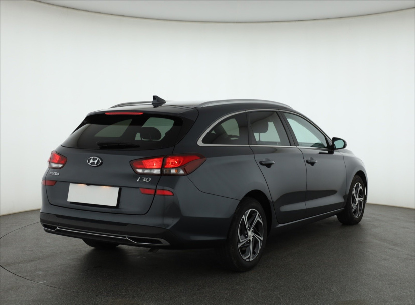 Hyundai i30, 2022