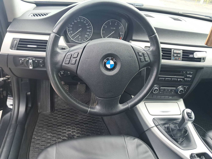 BMW 3, 2011