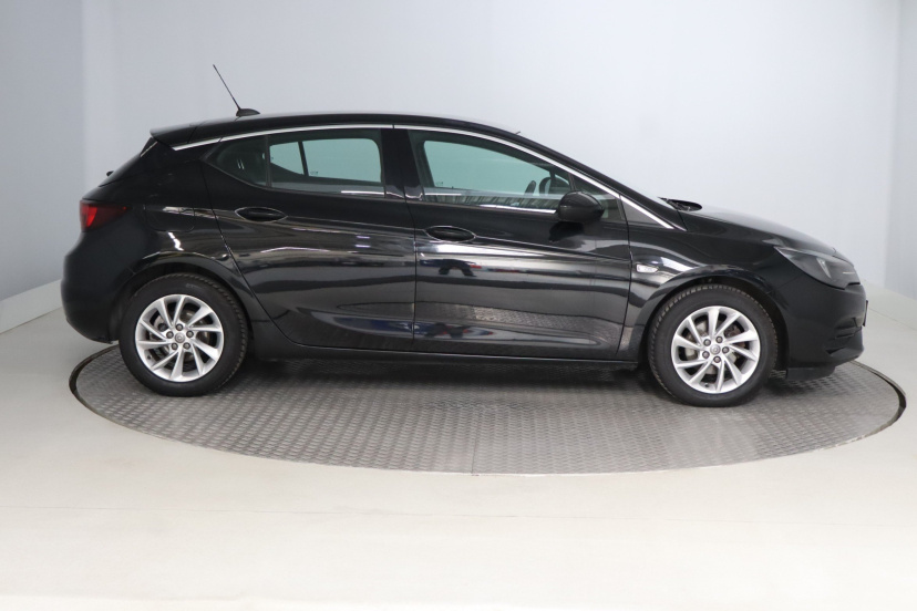 Opel Astra, 2021